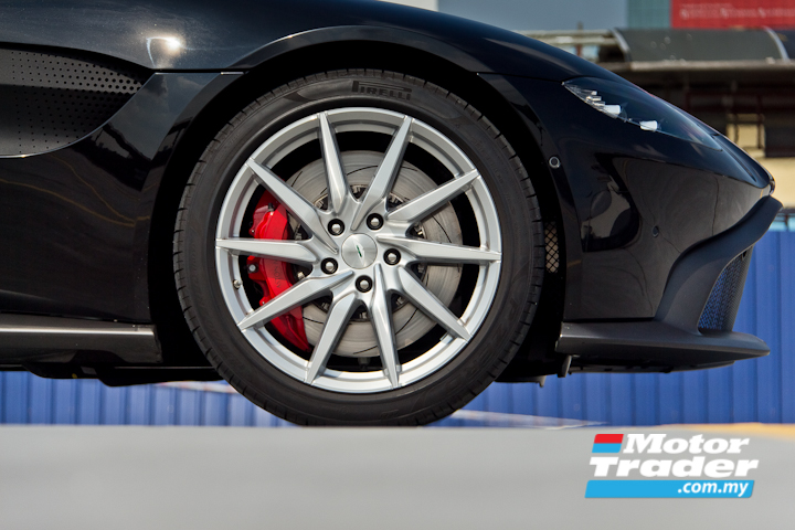 Aston Martin Vantage front wheels